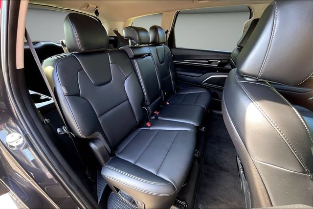Used 2025 Kia Telluride LX FWD image 27
