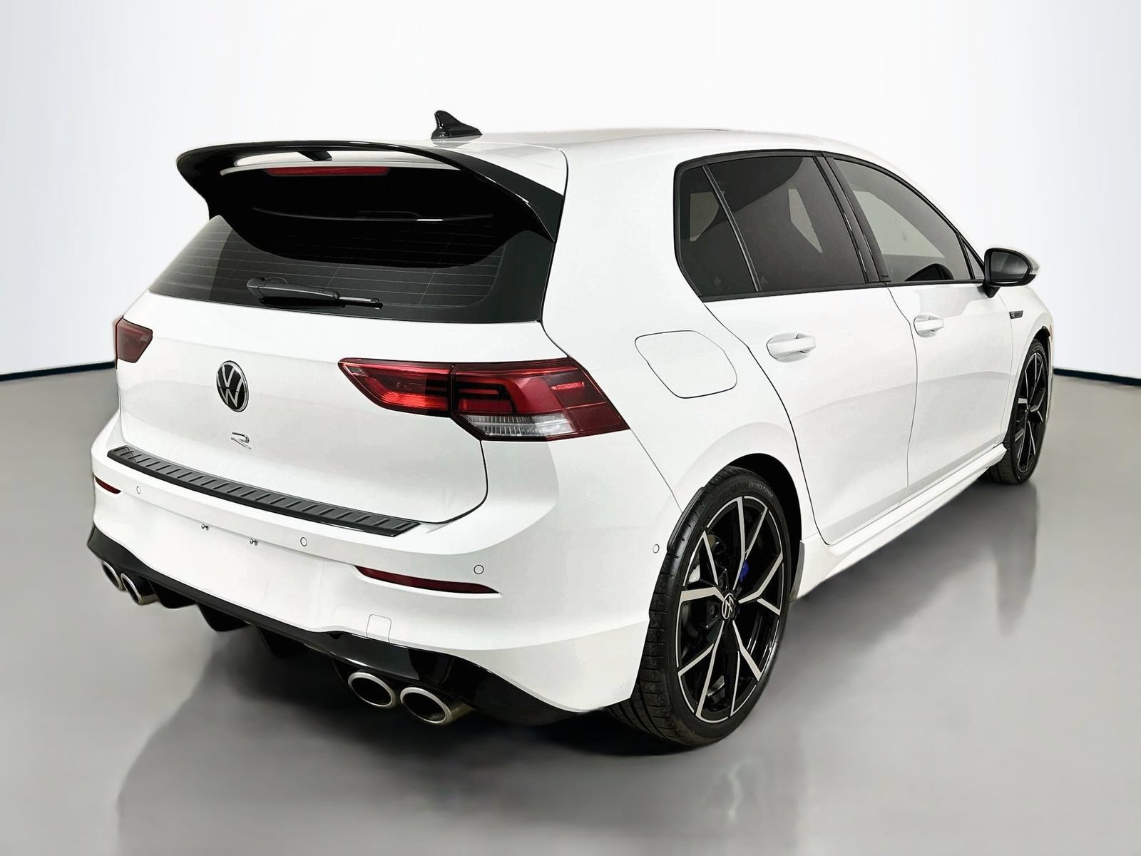 Used 2024 Volkswagen Golf R AWD/4WD image 5