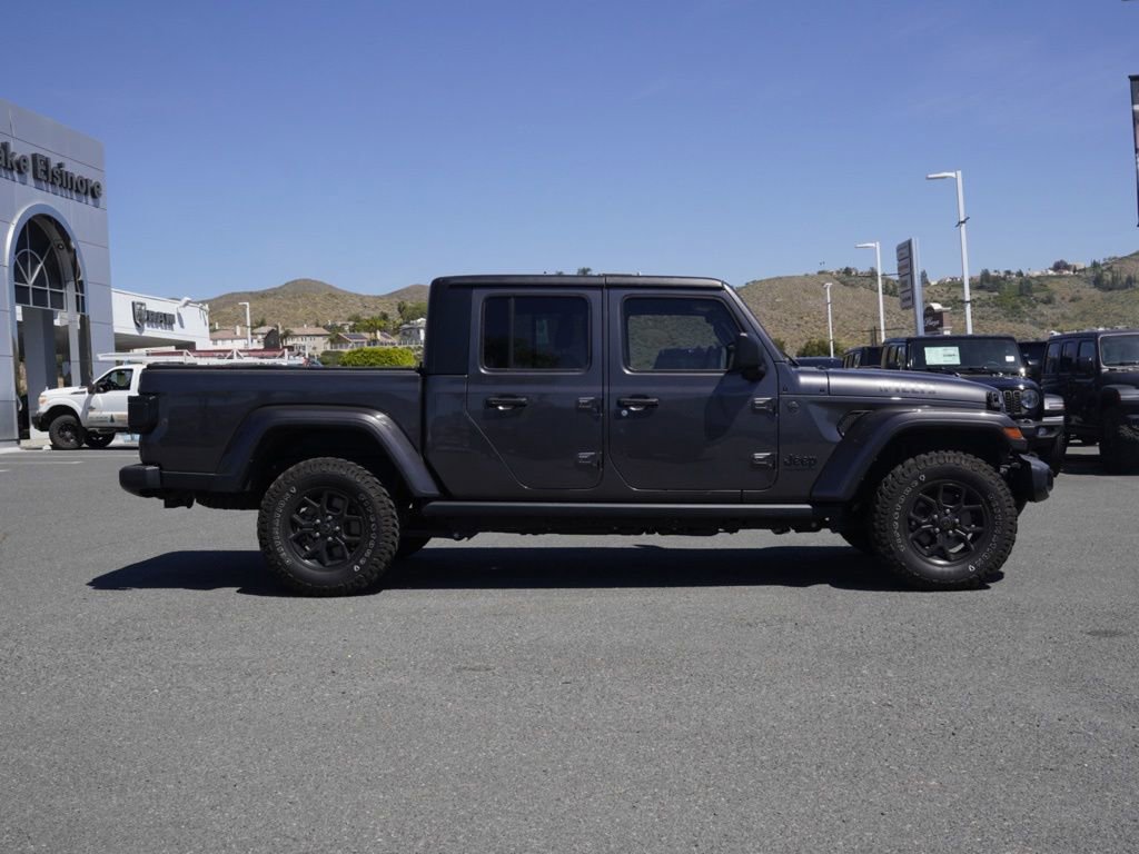 Used 2024 Jeep Gladiator Sport image 3