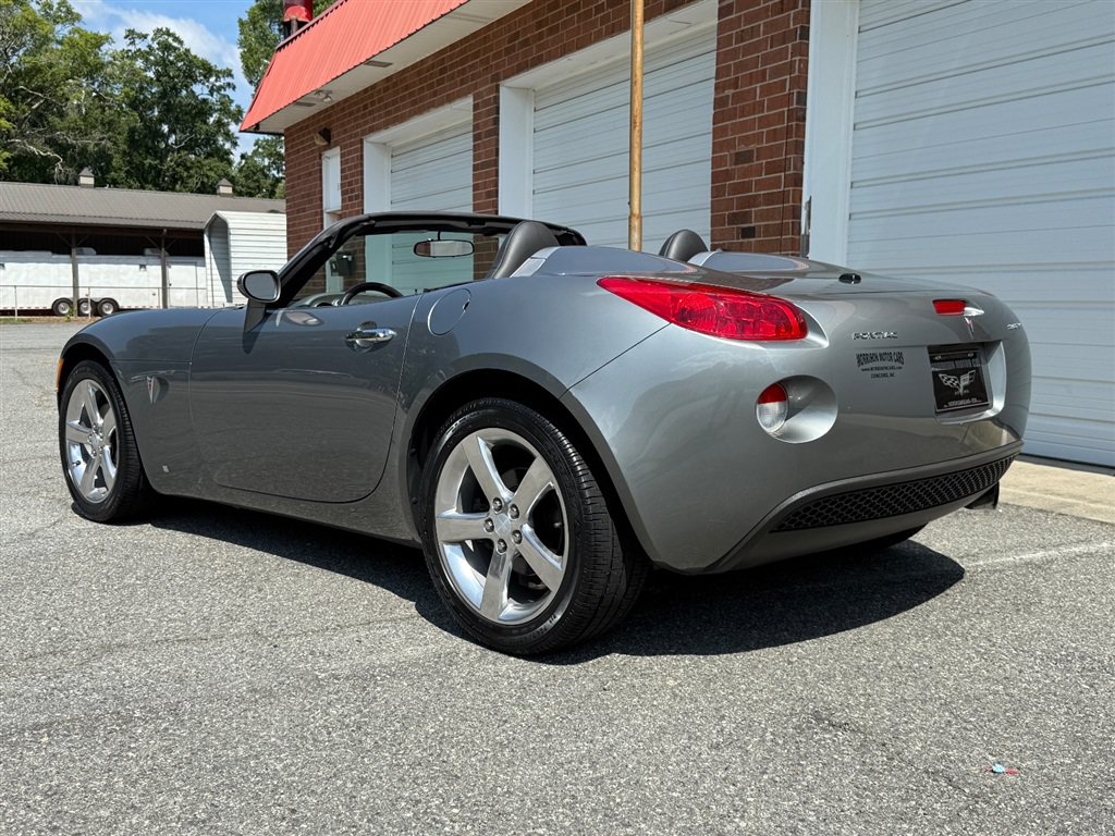 Used 2007 Pontiac Solstice Convertible w/ Premium Package RWD image 17