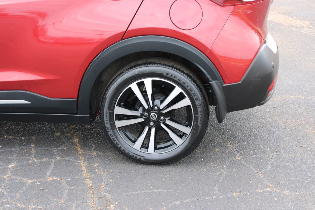Used 2020 Nissan Kicks SR image 13