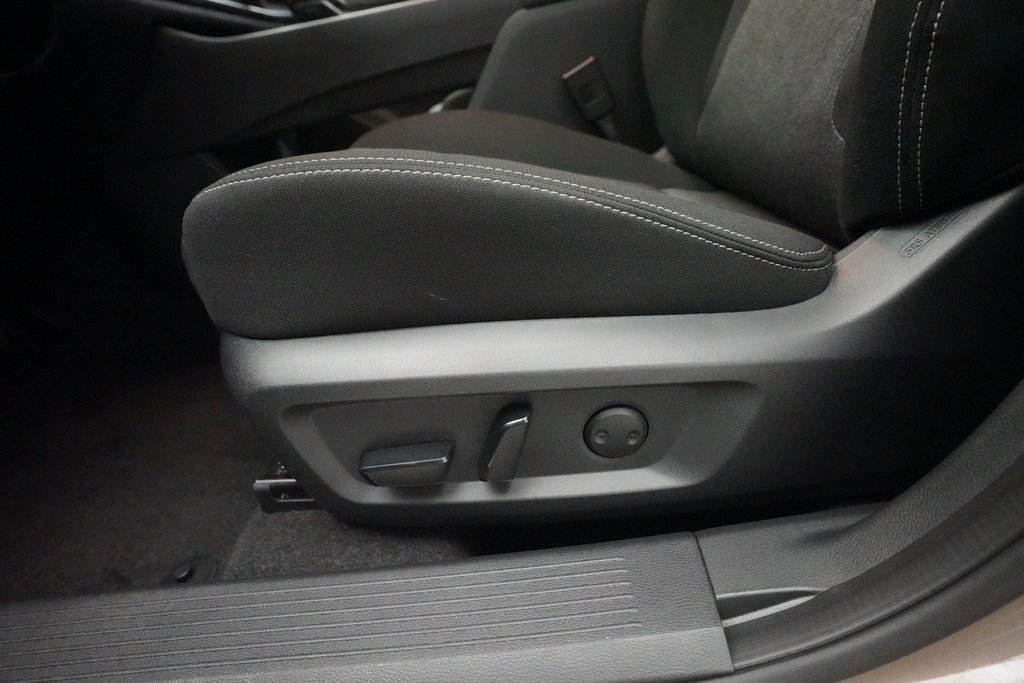 Certified 2025 Nissan Rogue SV image 29