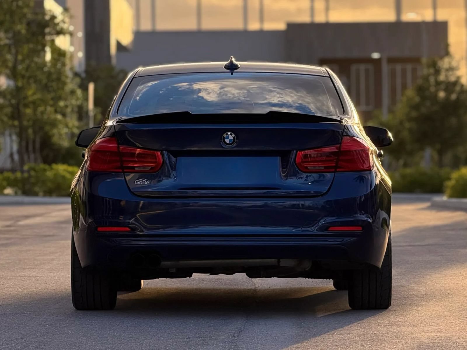 Used 2018 BMW 330i xDrive Sedan AWD/4WD image 6