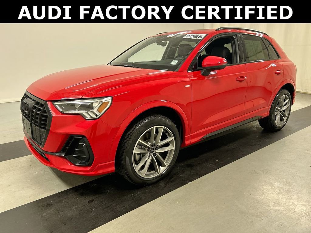 Certified 2025 Audi Q3 2.0T Premium w/ Black Optic Sport Package image 5