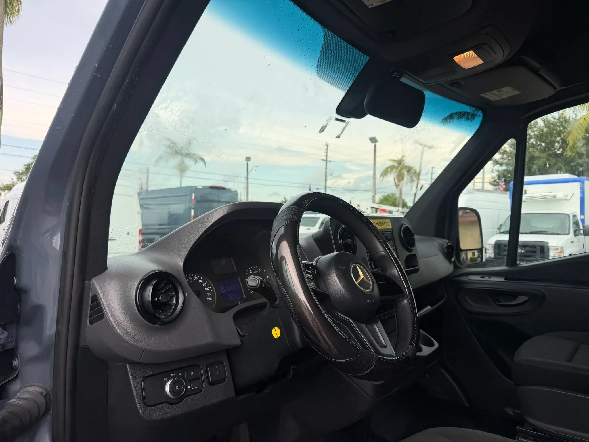 Used 2019 Mercedes-Benz Sprinter 170 image 11