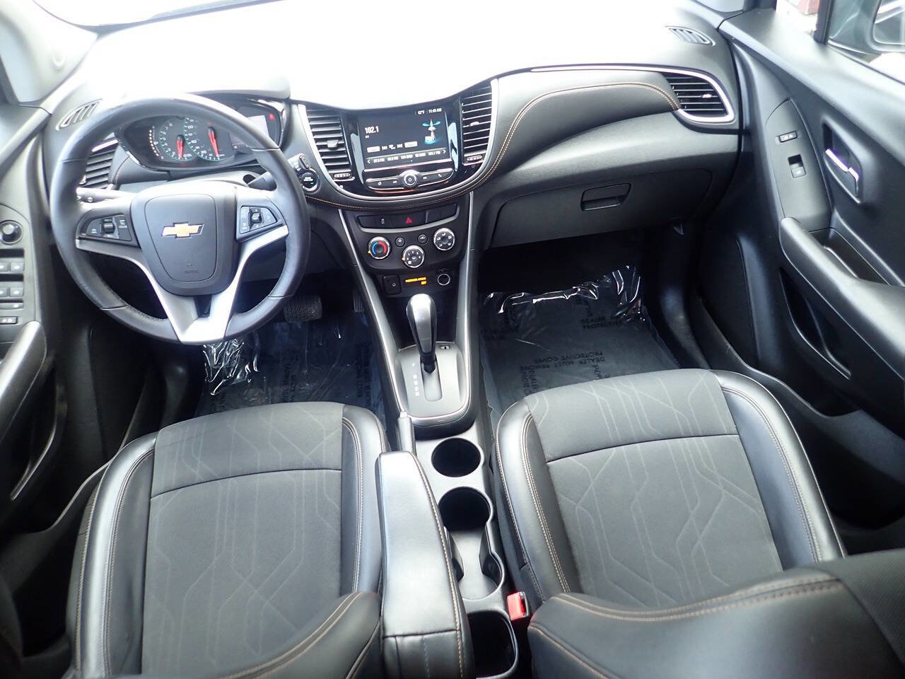 Used 2017 Chevrolet Trax LT w/ LT Convenience Package image 12