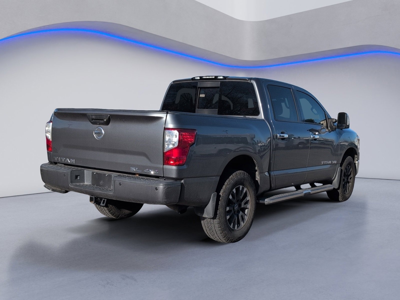 Used 2018 Nissan Titan SL w/ Off-Road Package image 3