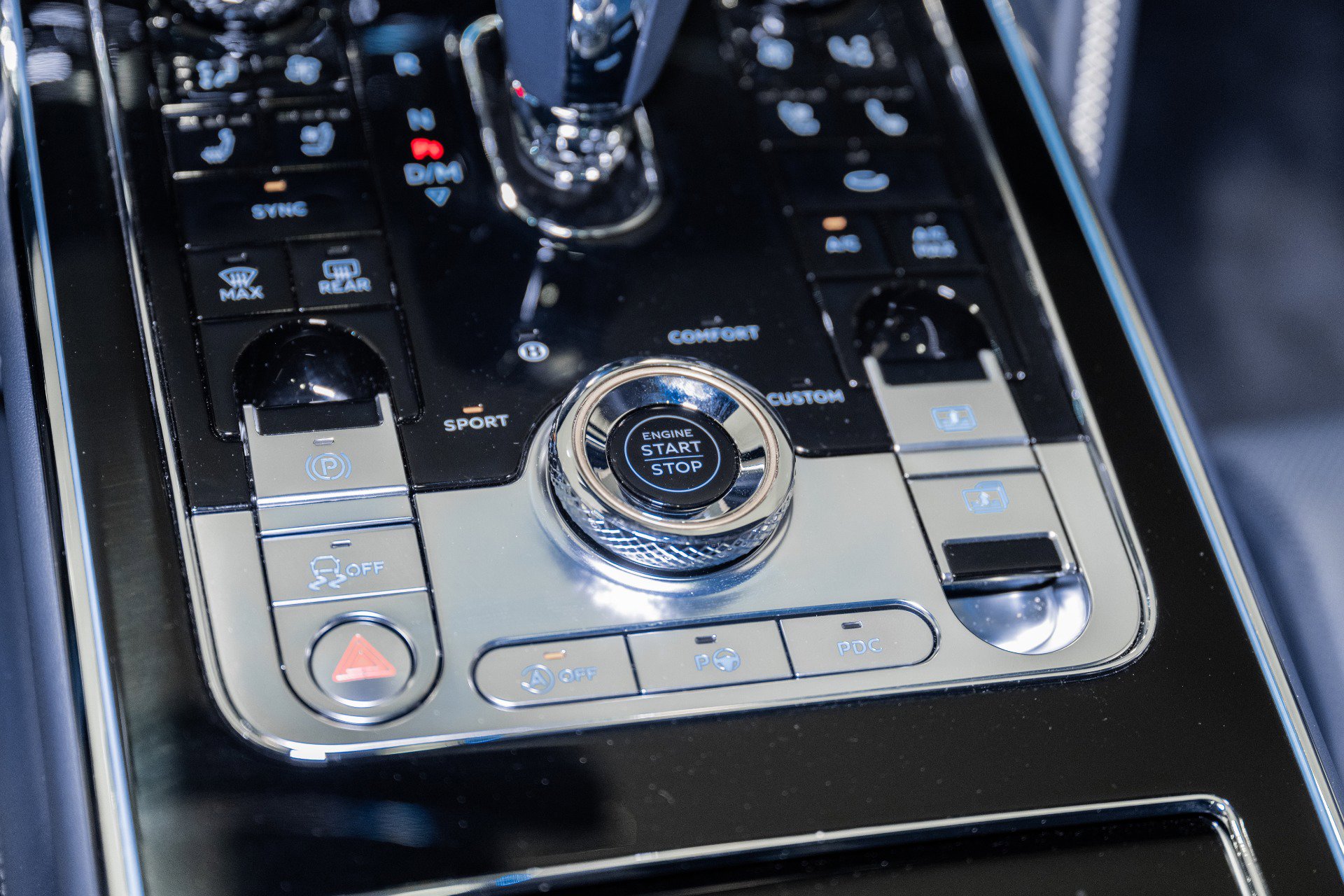 Certified 2024 Bentley Flying Spur V8 AWD/4WD image 51