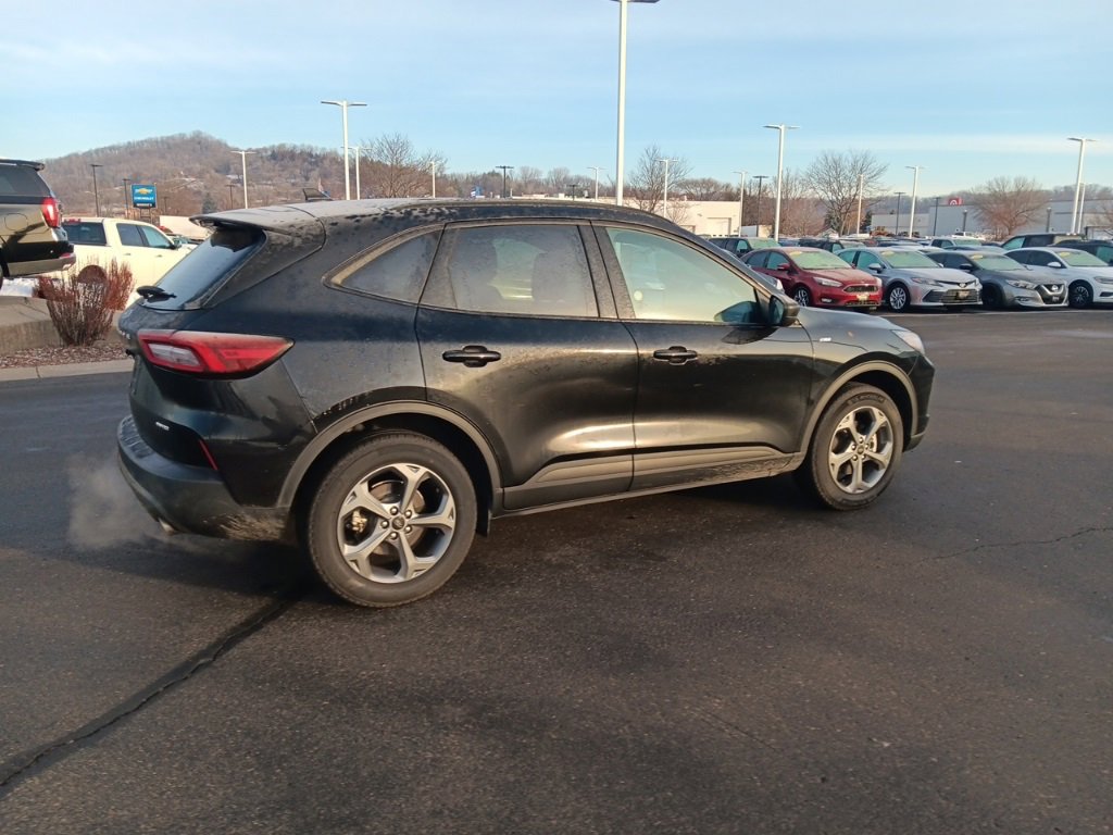 Used 2025 Ford Escape ST-Line image 6
