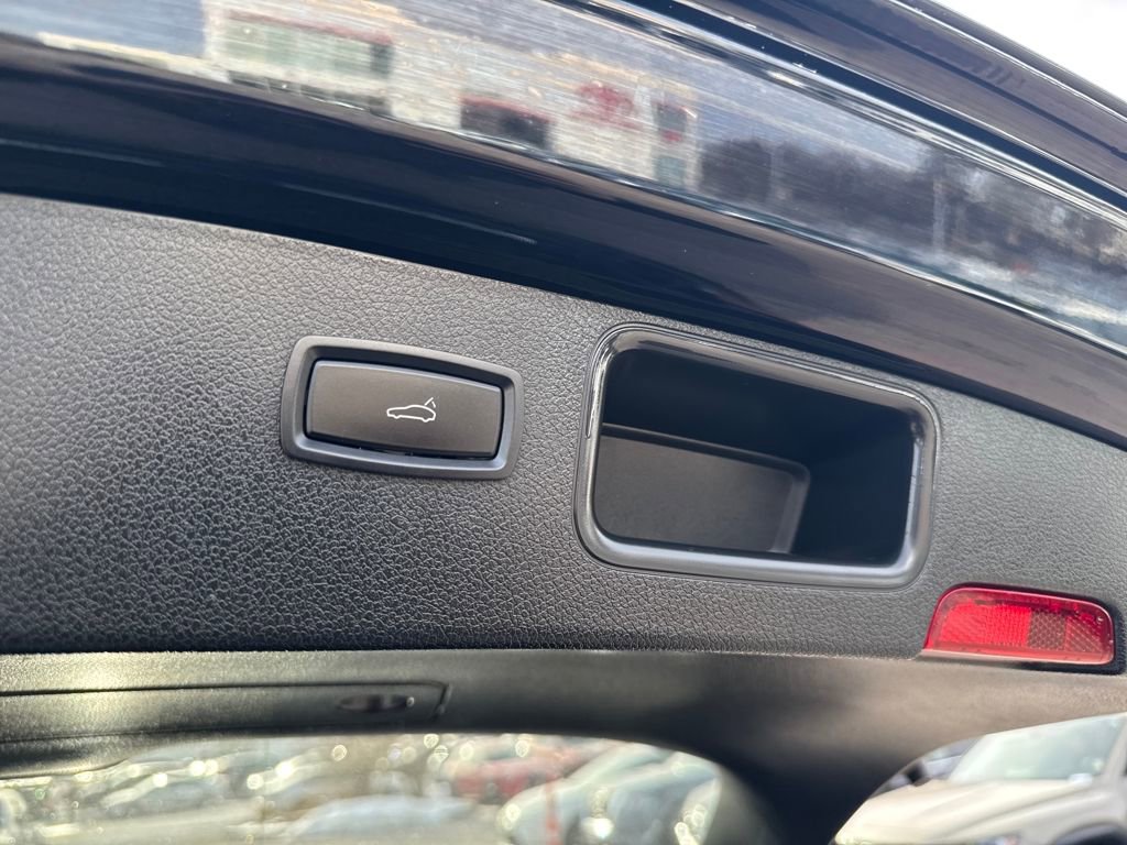 Used 2019 Porsche Macan Base image 41