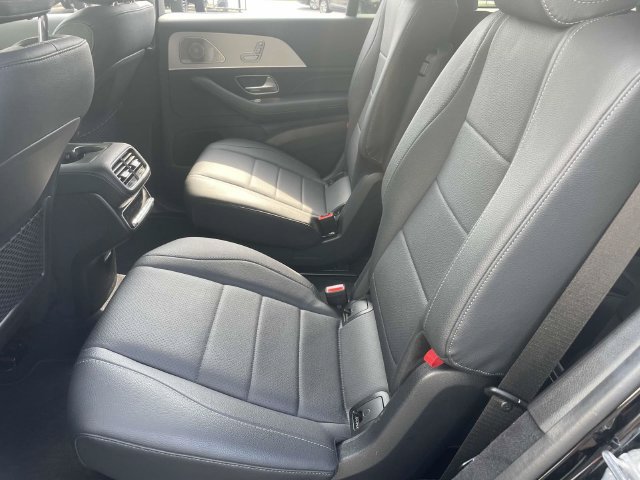 Used 2024 Mercedes-Benz GLS 450 4MATIC image 21