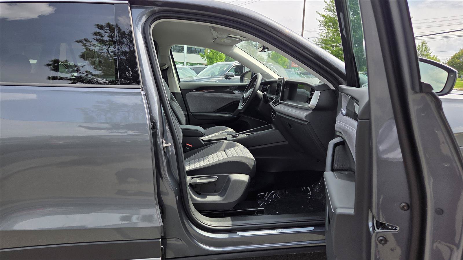 New 2026 Volkswagen Tiguan S FWD image 27