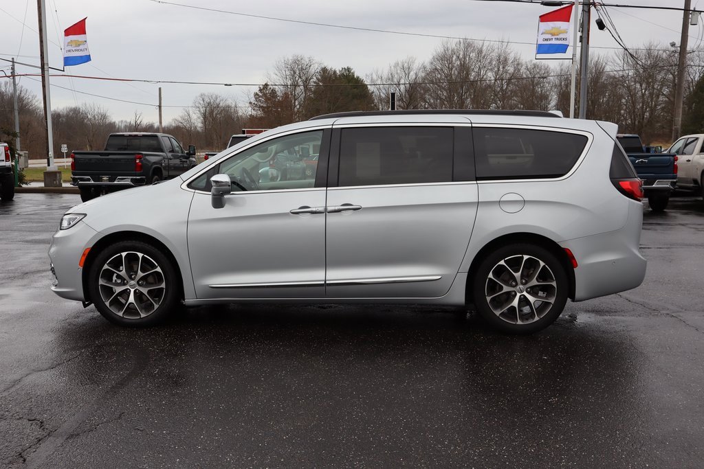 Used 2022 Chrysler Pacifica Limited image 43