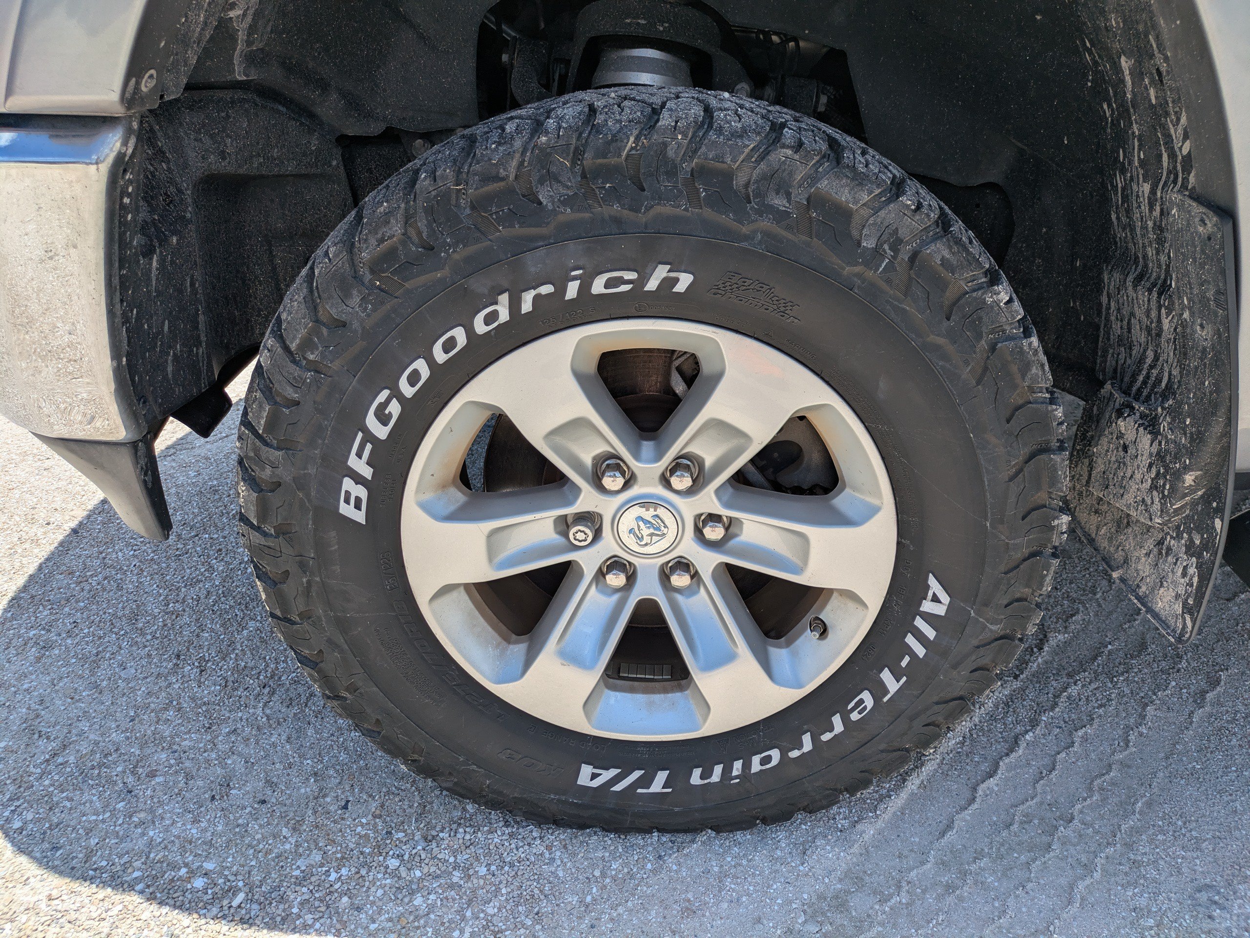 Used 2019 RAM 1500 Laramie AWD/4WD image 10
