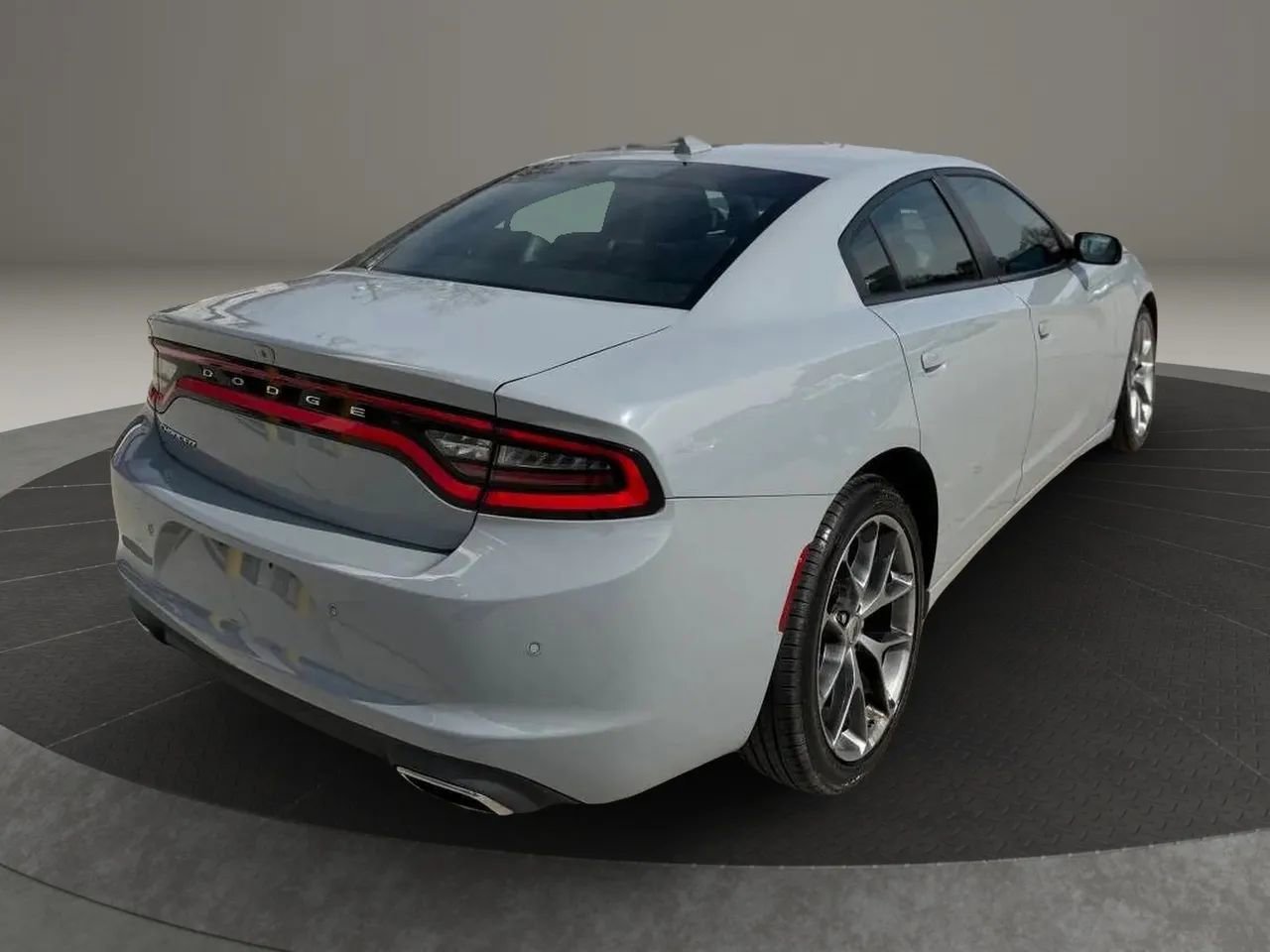 Used 2022 Dodge Charger SXT w/ Plus Group RWD image 7
