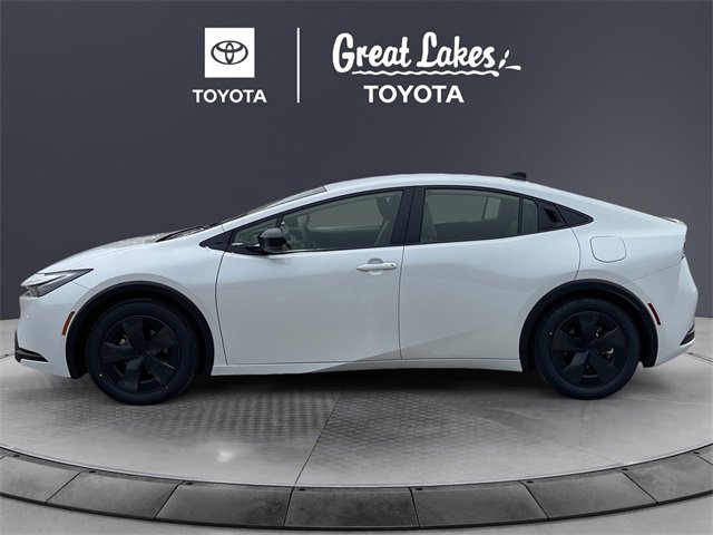 New 2026 Toyota Prius LE image 2