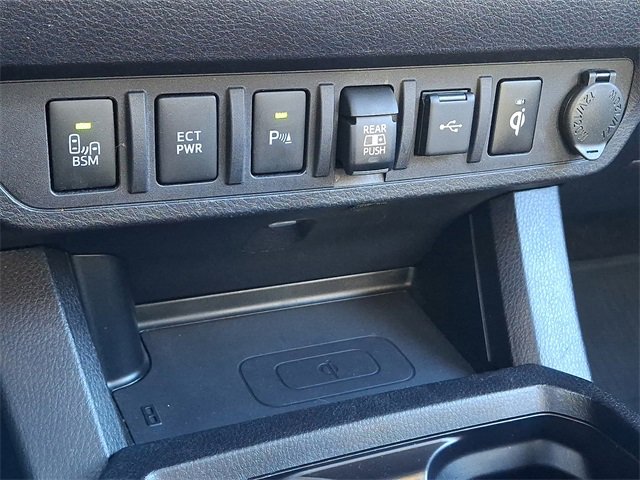 Used 2021 Toyota Tacoma Limited image 27