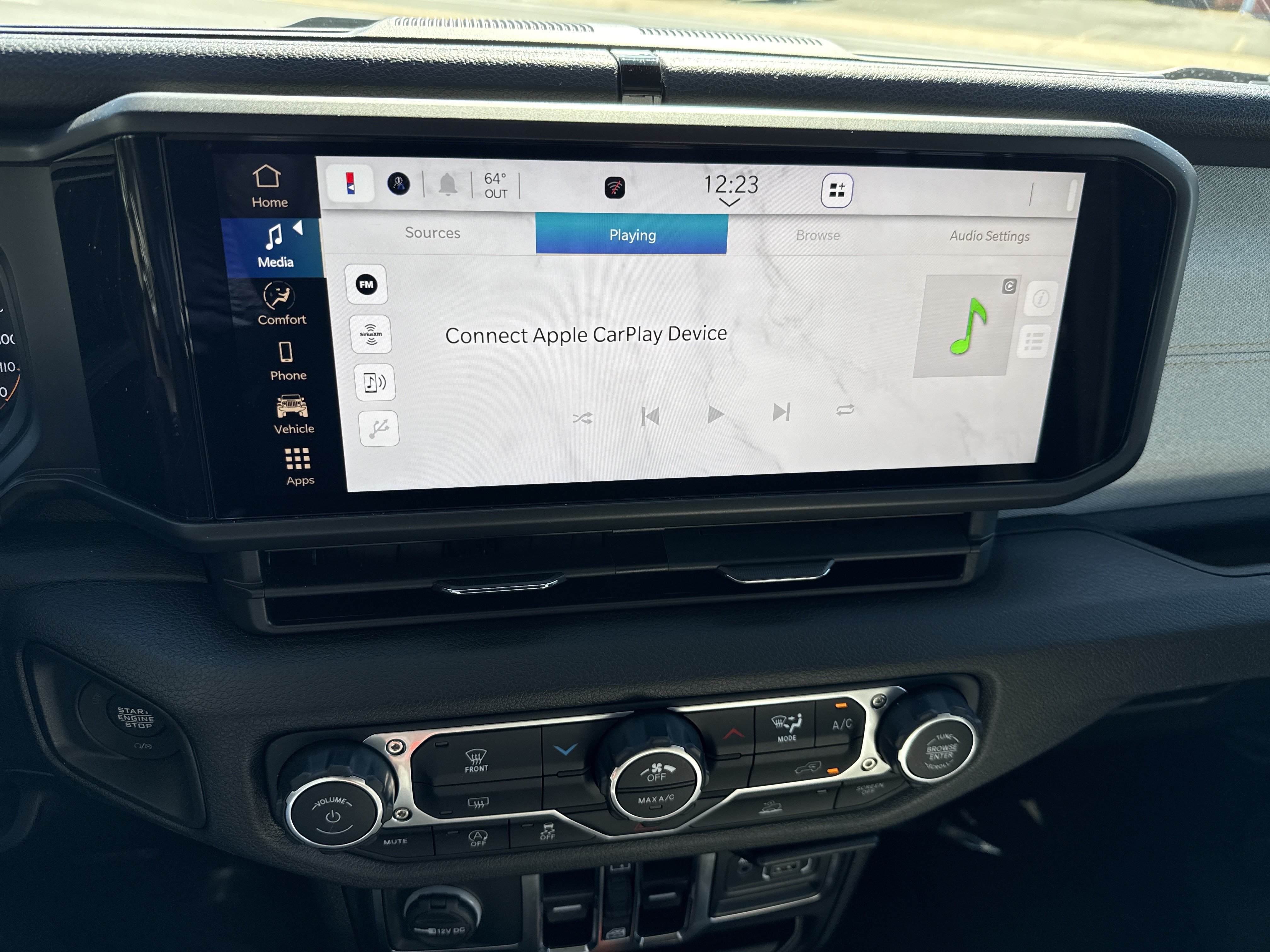 Used 2025 Jeep Gladiator Mojave AWD/4WD image 24