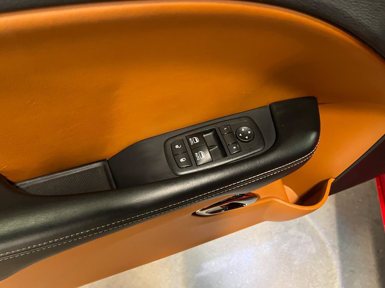 Used 2015 Dodge Challenger SRT Hellcat RWD image 24
