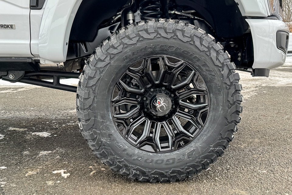 New 2026 Ford F250 Lariat w/ Black Appearance Package image 14