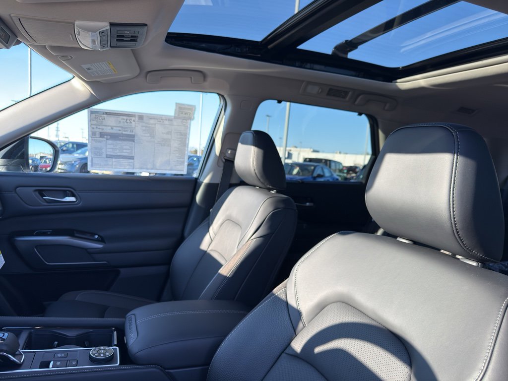 New 2026 Nissan Pathfinder SL image 26