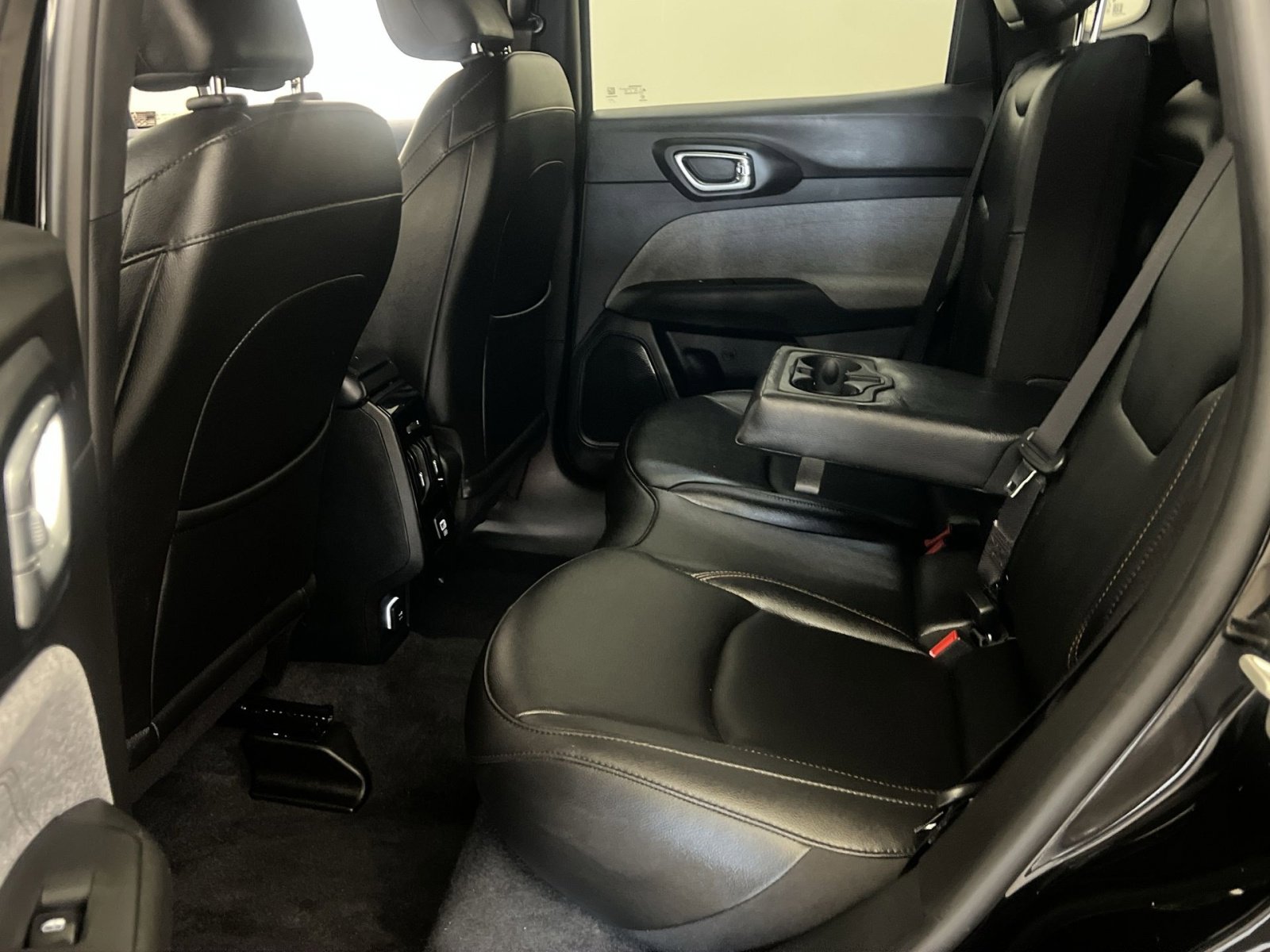 Used 2024 Jeep Compass Latitude image 22