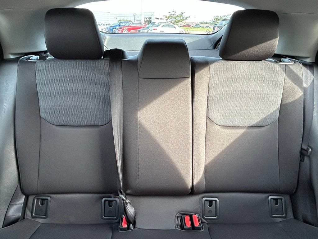 Used 2025 Toyota Prius LE FWD image 13