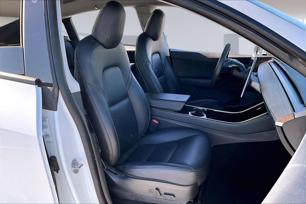Used 2021 Tesla Model Y Long Range image 27