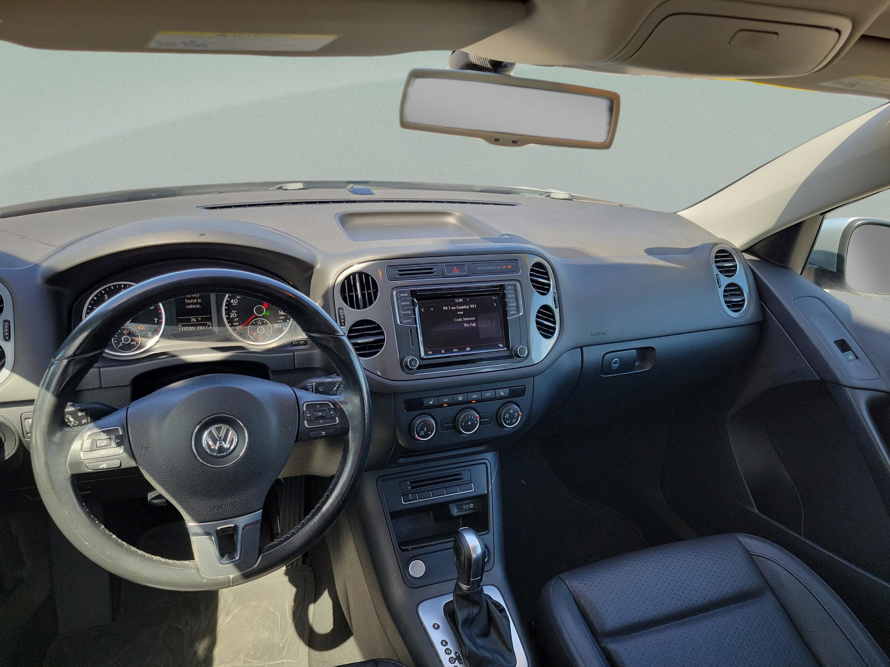 Used 2017 Volkswagen Tiguan S image 20