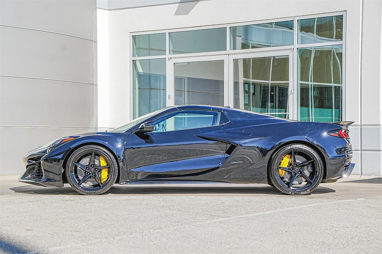 Used 2025 Chevrolet Corvette E-Ray w/ Battery Protection Package image 11