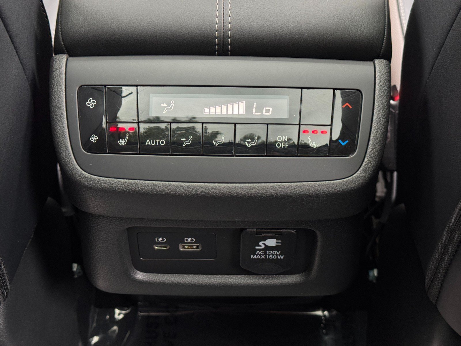 Used 2024 Nissan Pathfinder Platinum FWD image 35