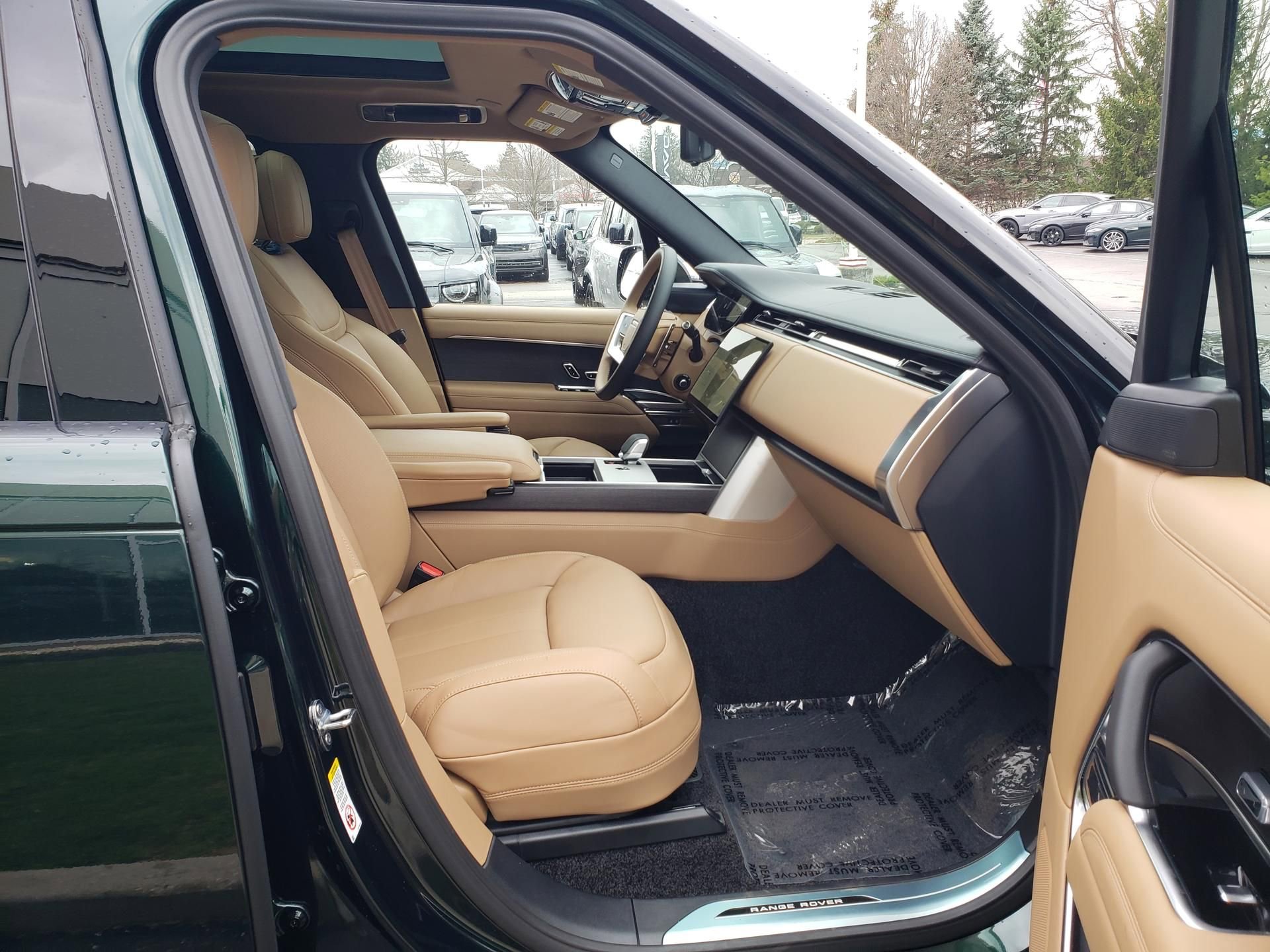 New 2026 Land Rover Range Rover SE image 17