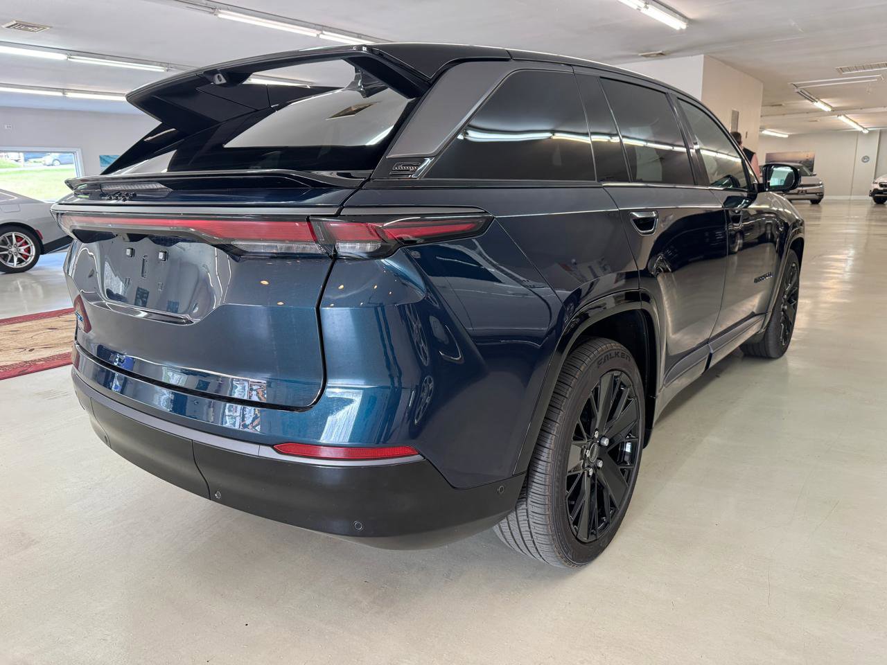 Used 2024 Jeep Wagoneer Launch Edition AWD/4WD image 2