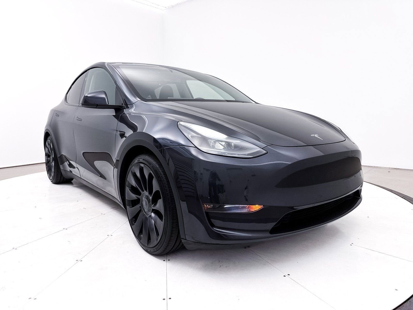 Used 2024 Tesla Model Y Performance image 10