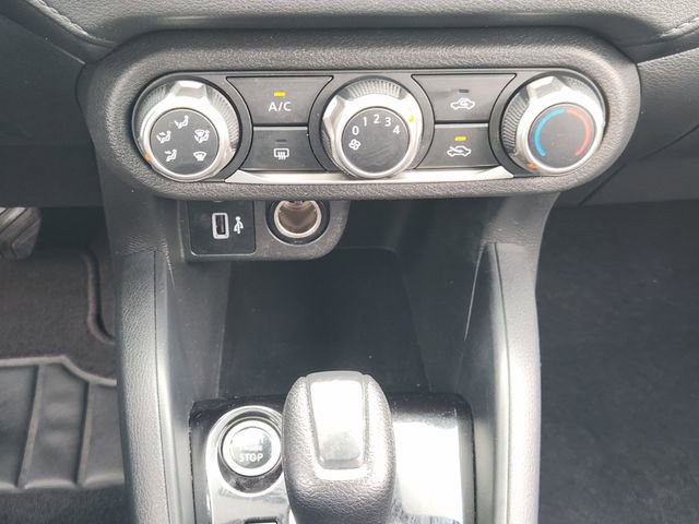 Used 2020 Nissan Versa S FWD image 12