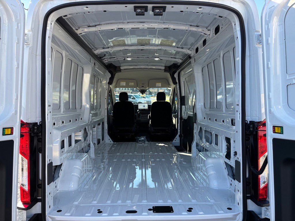 New 2026 Ford Transit 250 148 Medium Roof image 21