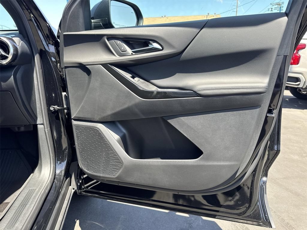 New 2027 Chevrolet Equinox LT w/ LPO, Floor Liner Package FWD image 31
