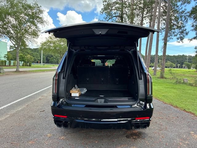 Used 2025 Cadillac Escalade ESV V AWD/4WD image 19