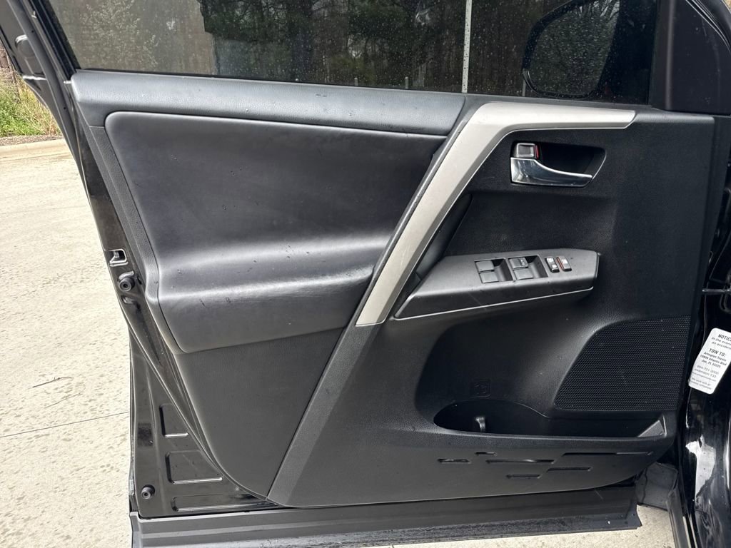 Used 2018 Toyota RAV4 XLE image 21