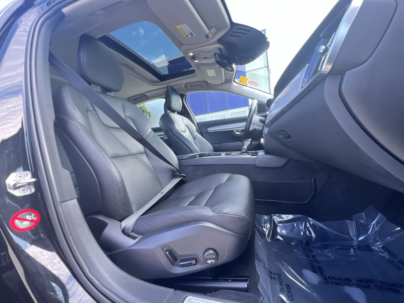 Used 2017 Volvo S90 T6 Momentum w/ Vision Package AWD/4WD image 27