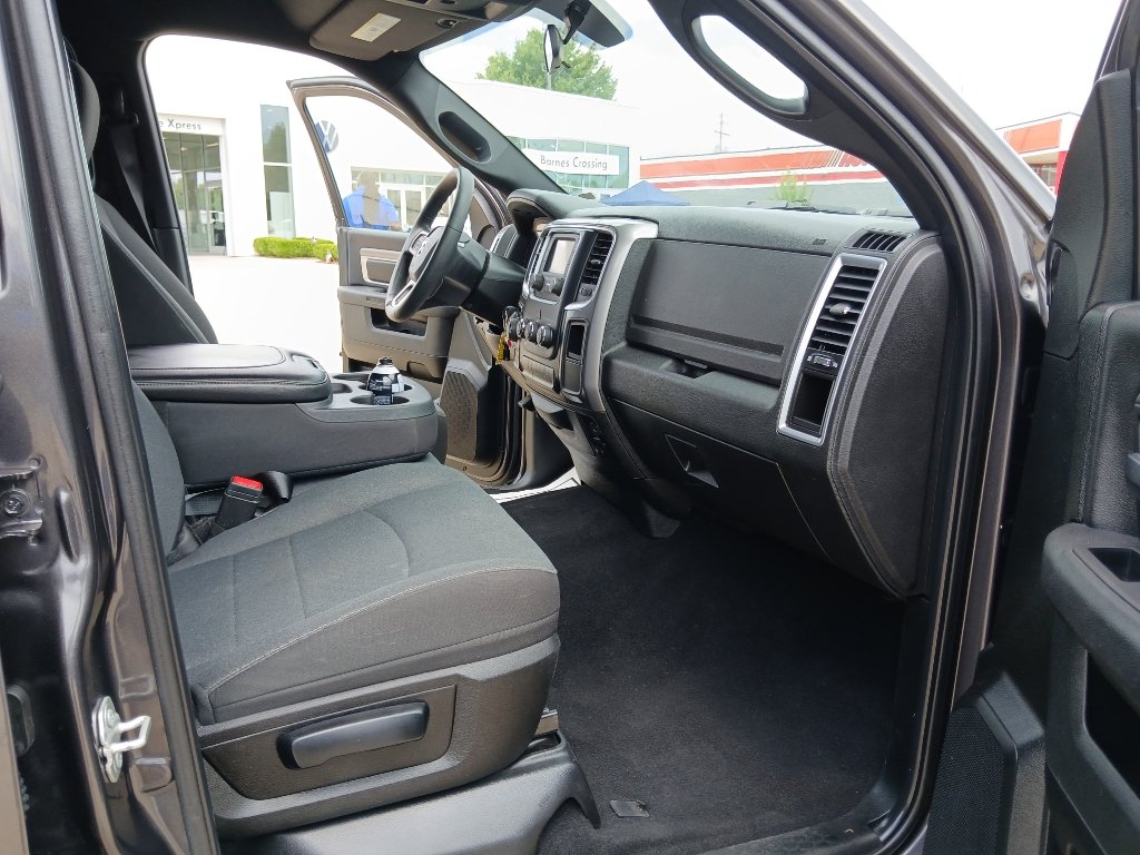 Used 2024 RAM 1500 Warlock AWD/4WD image 17