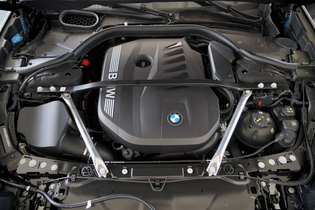 New 2026 BMW 740i w/ Luxury Rear Seating Package RWD image 19