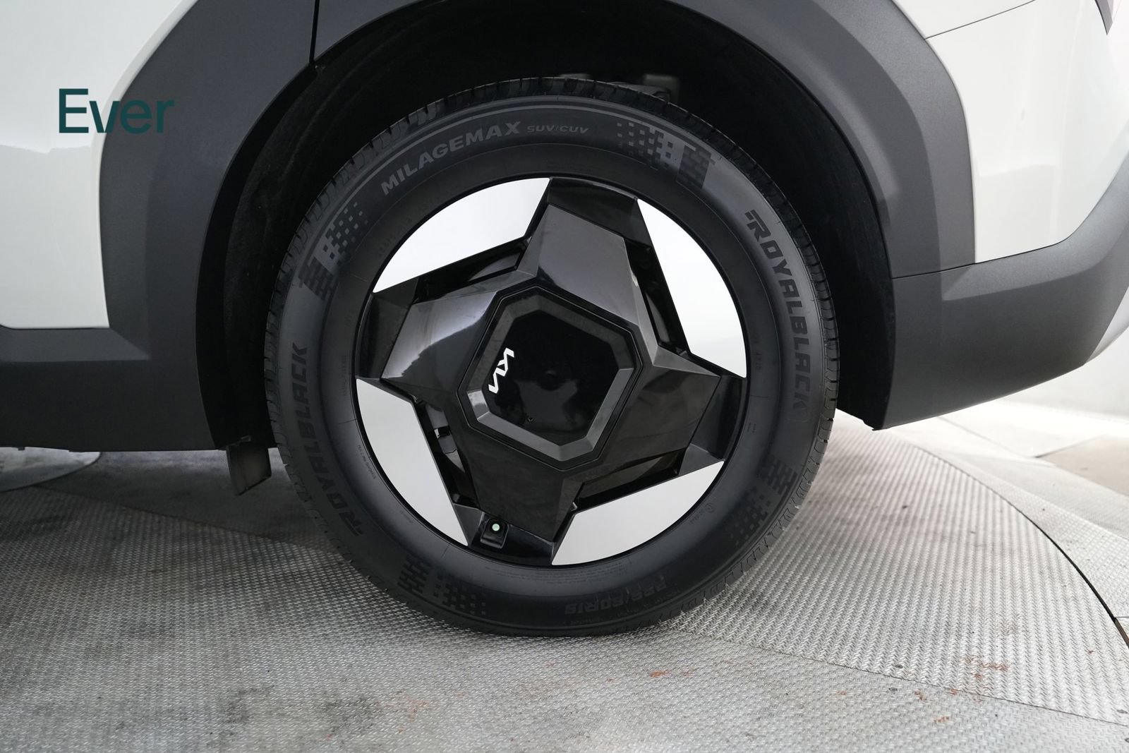 Used 2024 Kia EV9 Light Long Range RWD image 19