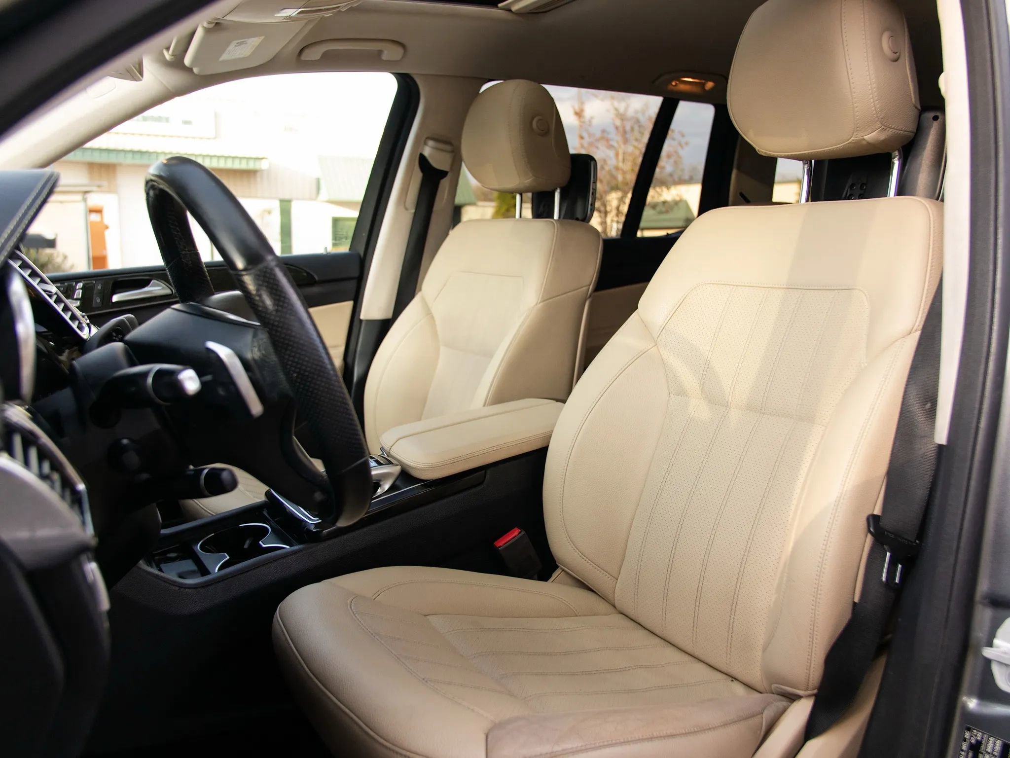 Used 2017 Mercedes-Benz GLS 450 4MATIC image 24