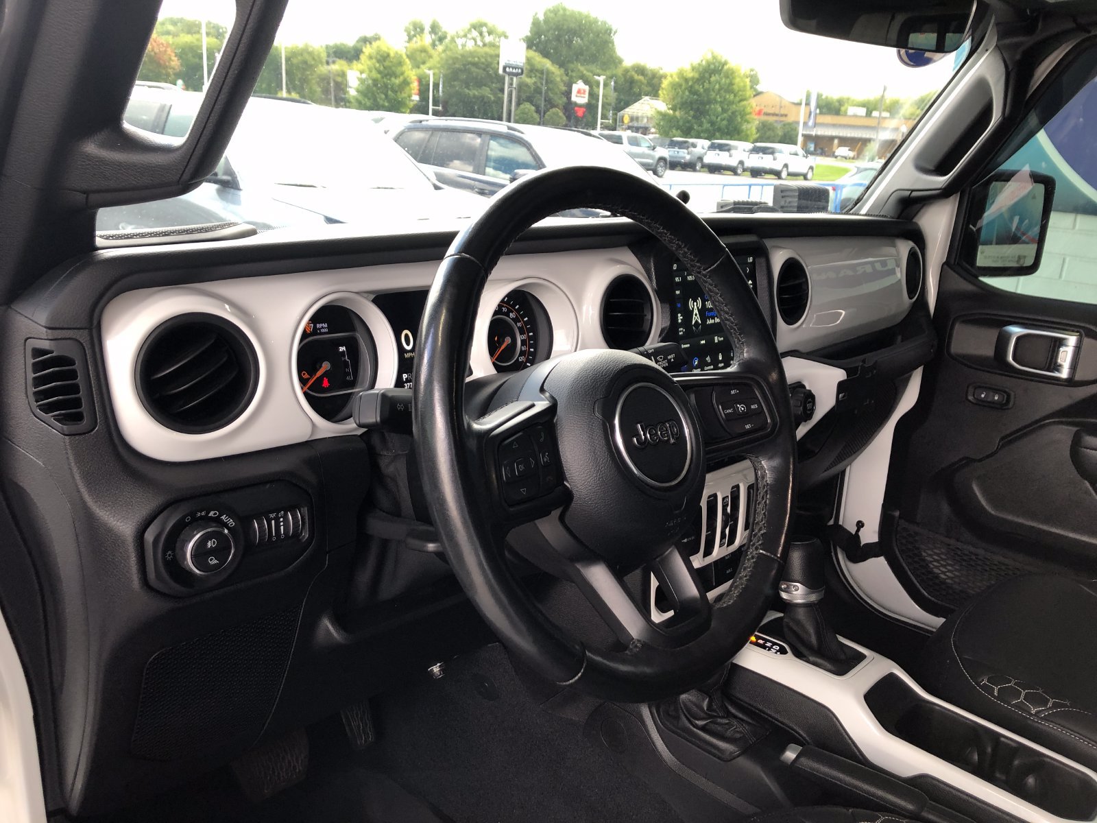 Used 2021 Jeep Gladiator Sport AWD/4WD image 15