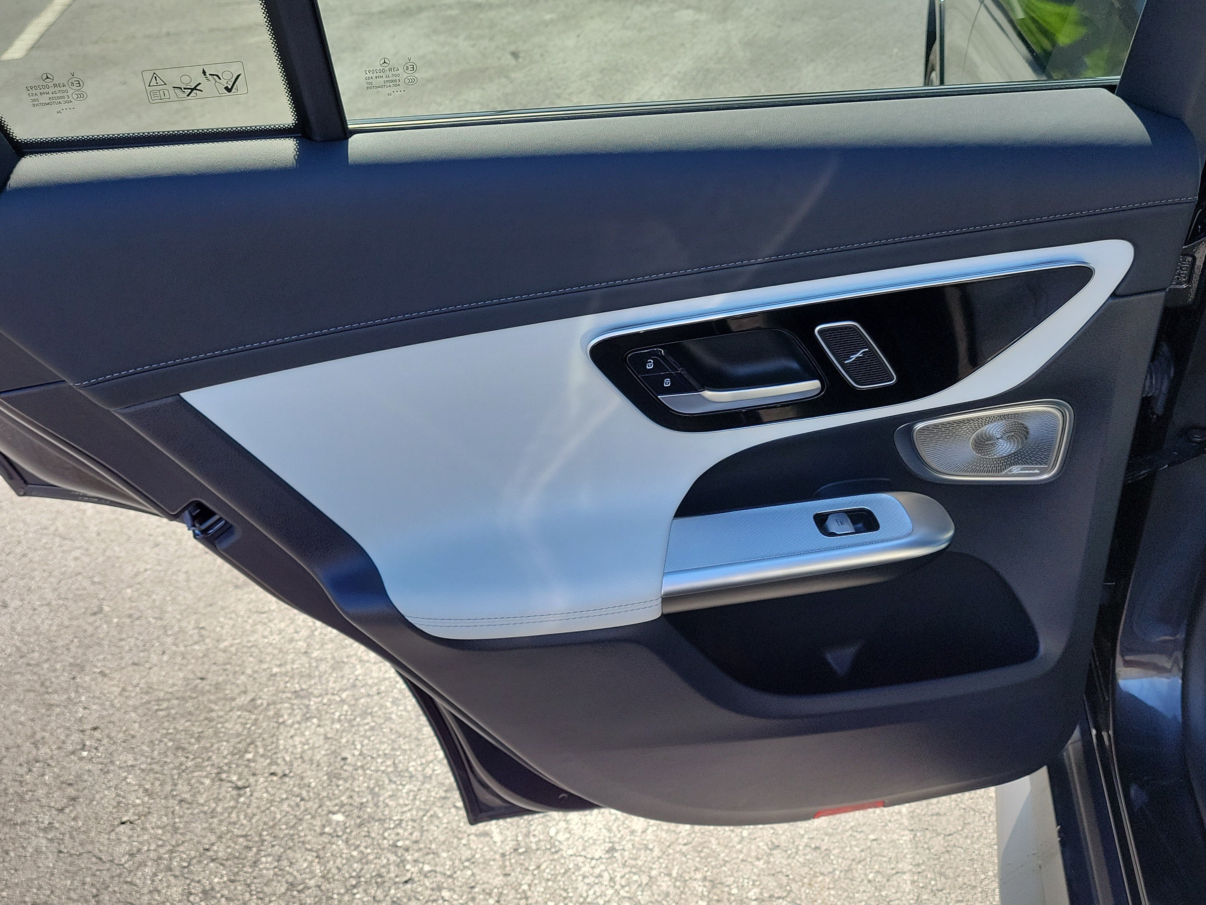 Used 2024 Mercedes-Benz GLC 300 image 9