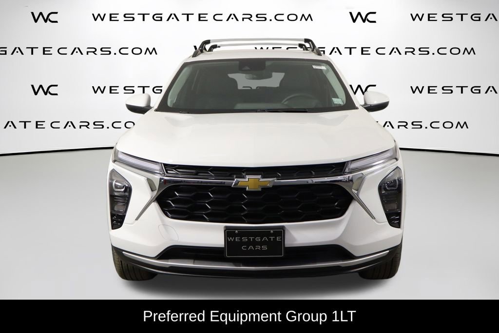 Used 2025 Chevrolet Trax LT w/ Driver Confidence Package FWD image 2