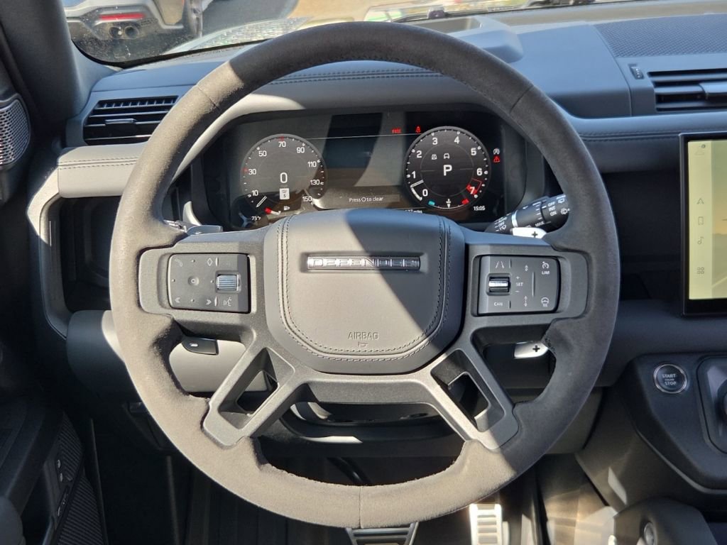 Used 2023 Land Rover Defender 90 V8 image 24