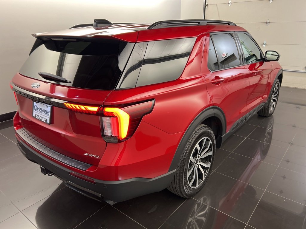 Certified 2025 Ford Explorer ST-Line image 6
