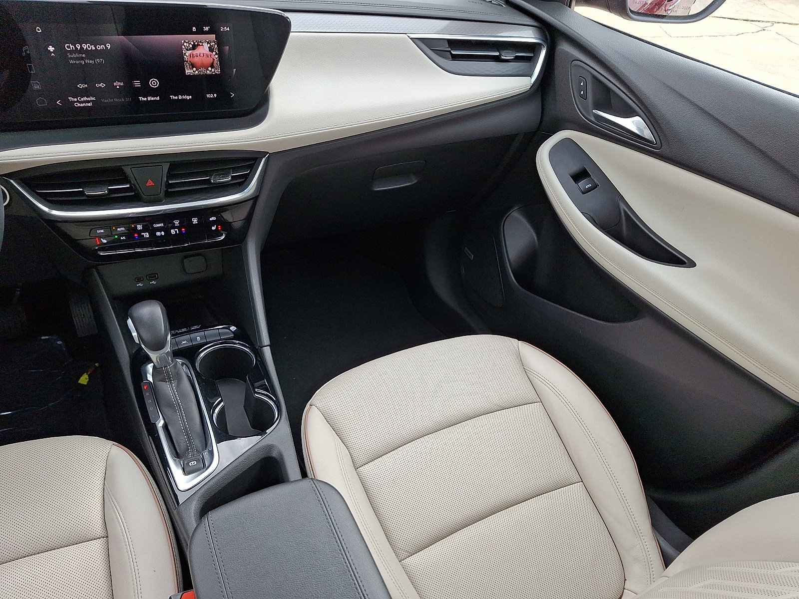 Used 2024 Buick Encore GX Avenir w/ Avenir Technology Package image 16